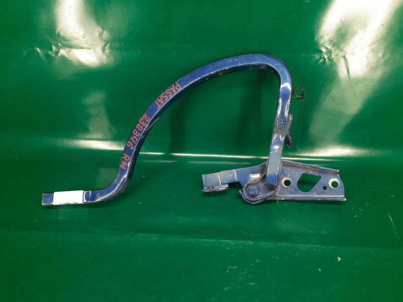 Петля крышки багажника правая VOLKSWAGEN PASSAT B7 11-15 A32 1.8 CPRA