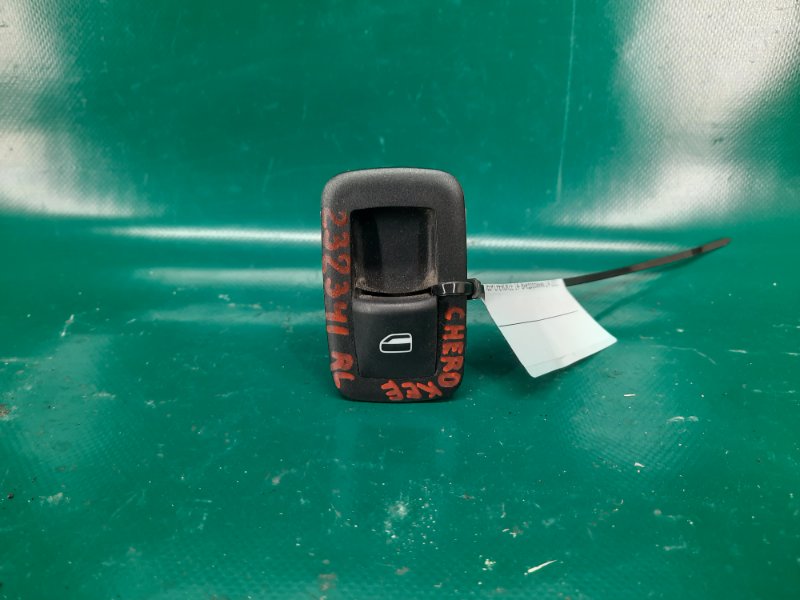 Запчасть кнопка стеклоподъемника задняя левая JEEP CHEROKEE 14- 2015 Внедорожник 2.4 68214156AA Б/У Кнопка стеклоподъемника задняя левая JEEP CHEROKEE 14- 2015 Внедорожник 2.4 68214156AA Б/У