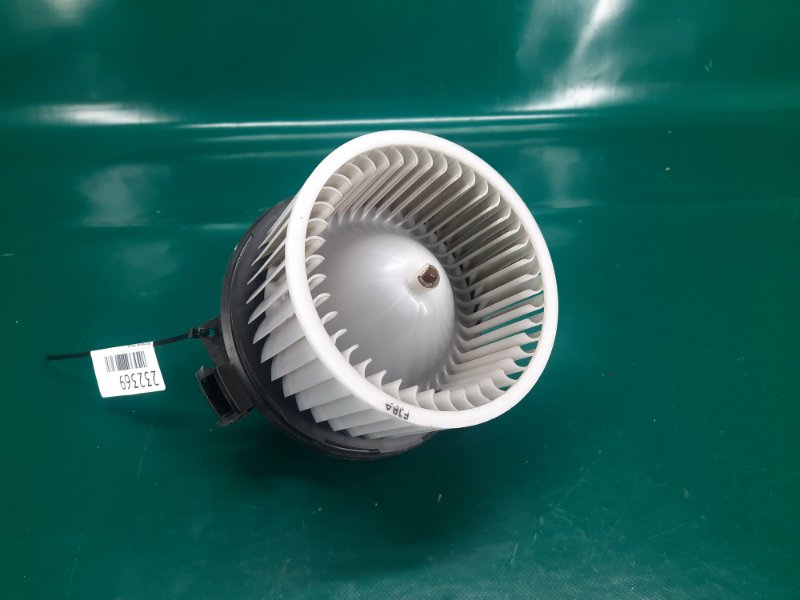 Запчасть моторчик печки HYUNDAI SONATA YF 10-14 2014 Седан 2.4 97113-3S000 Б/У Моторчик печки HYUNDAI SONATA YF 10-14 2014 Седан 2.4 97113-3S000 Б/У