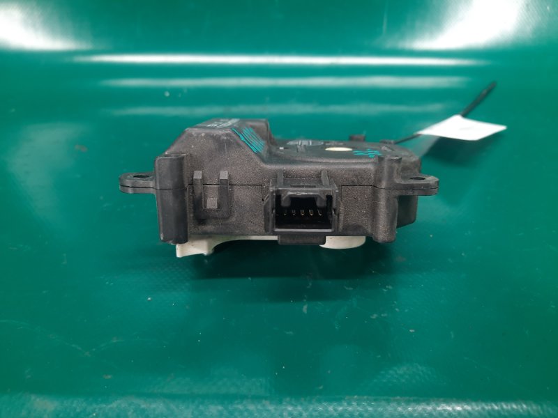 Моторчик заслонки печки TOYOTA CAMRY 55 14-17