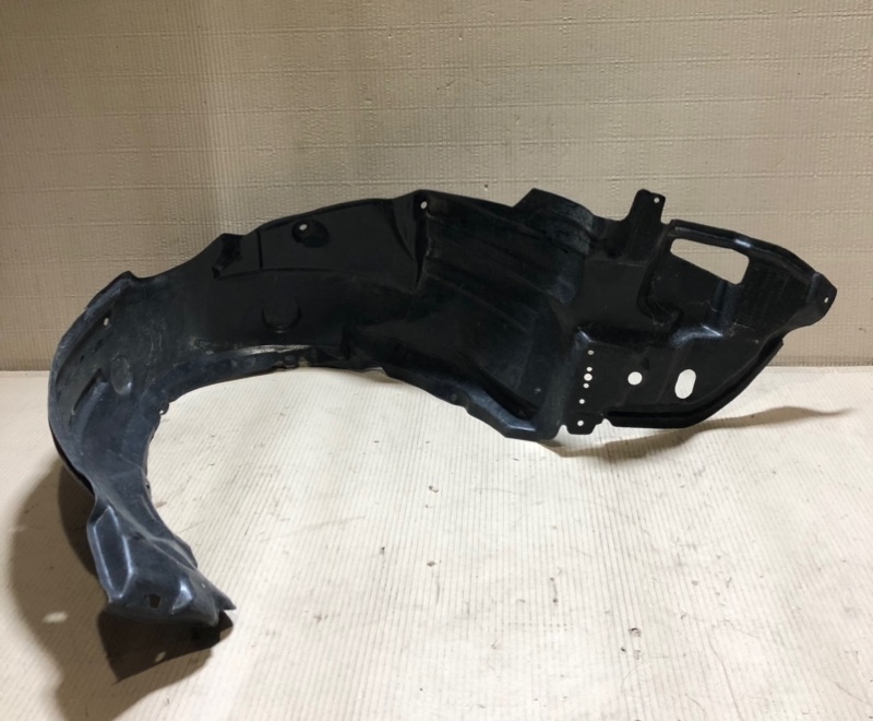 Подкрылок передний левый COROLLA 150 06-13