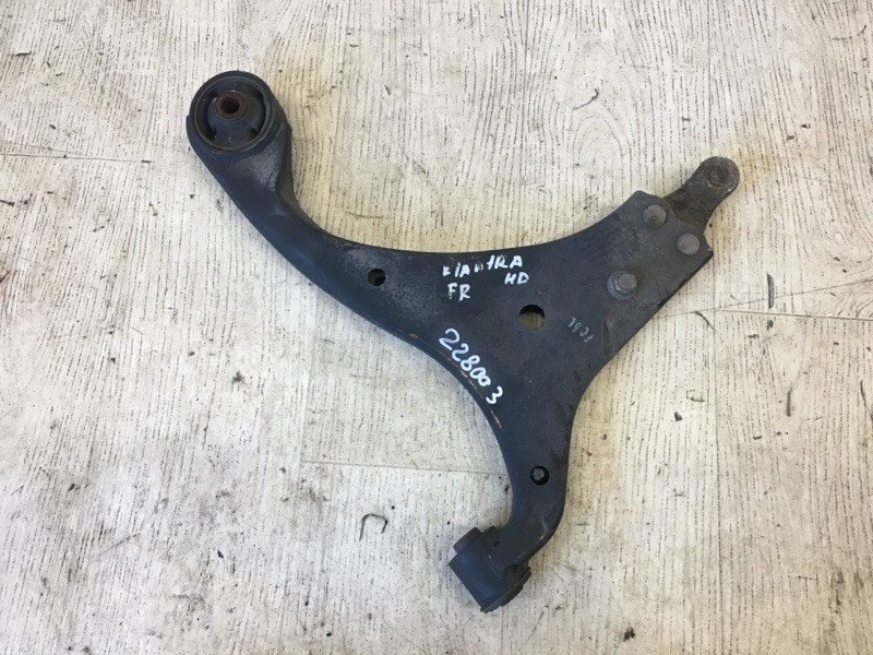 Рычаг передней подвески нижний передний правый HYUNDAI ELANTRA HD 06-11 2008 HD 2.0 G4GC 54501-2H000 Б/У