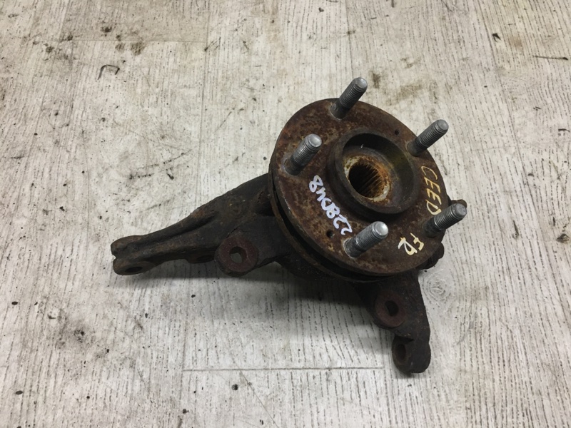 Кулак поворотный передний правый ELANTRA HD 06-11