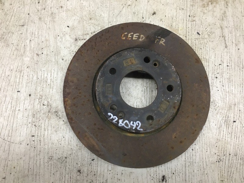 Запчасть тормозной диск передний передний правый HYUNDAI I30 FD 07-12 FD 517121H100 Б/У Тормозной диск передний передний правый HYUNDAI I30 FD 07-12 FD 517121H100 Б/У
