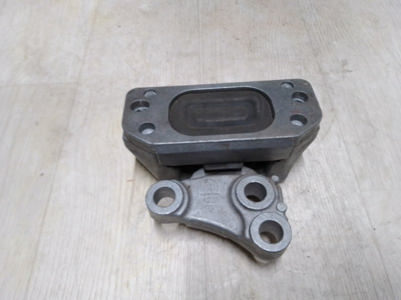 Подушка АКПП RENEGADE (BU) 14- 2018 BU 2.4 ED6 Подушка АКПП RENEGADE (BU) 14- 2018 BU 2.4 ED6