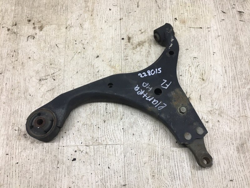 Рычаг передней подвески нижний передний левый HYUNDAI ELANTRA HD 06-11 2008 HD 2.0 G4GC 54500-2H000 Б/У