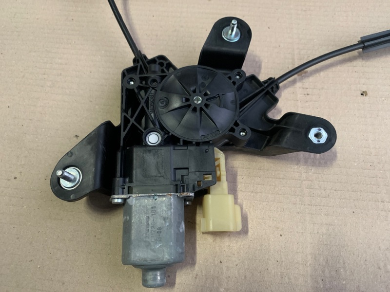 Стеклоподъемник задний правый FUSION 14- 2019 Седан C15HDTX