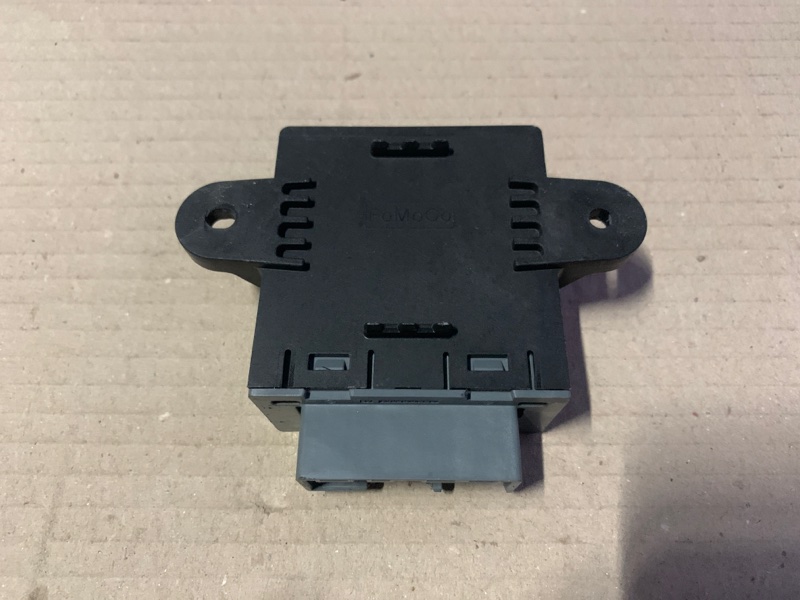 Блок управления дверей задний правый FUSION 14- MK5 Блок управления дверей задний правый FUSION 14- MK5