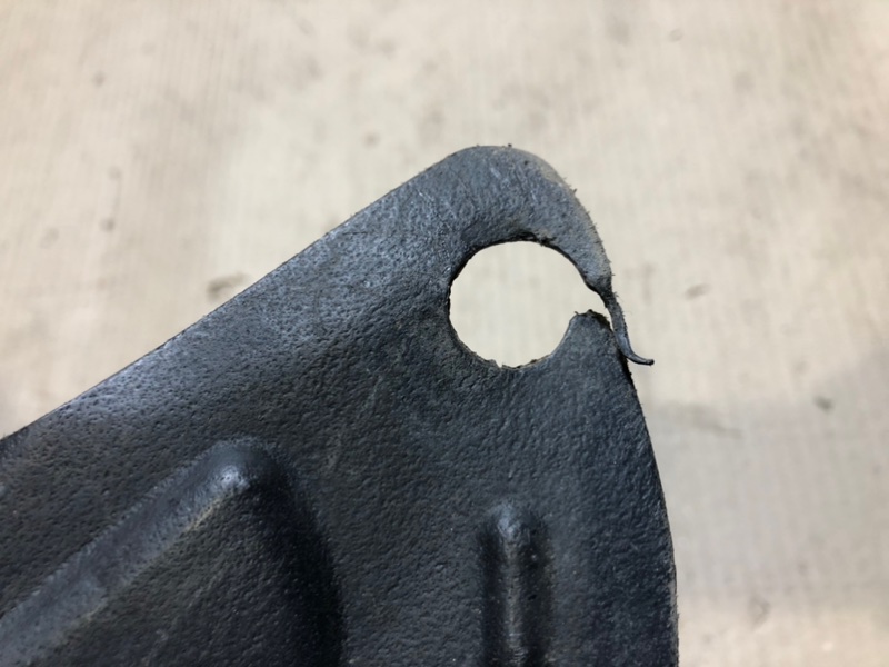 Подкрылок задний правый CHEROKEE 14- 2015 Внедорожник 2.4