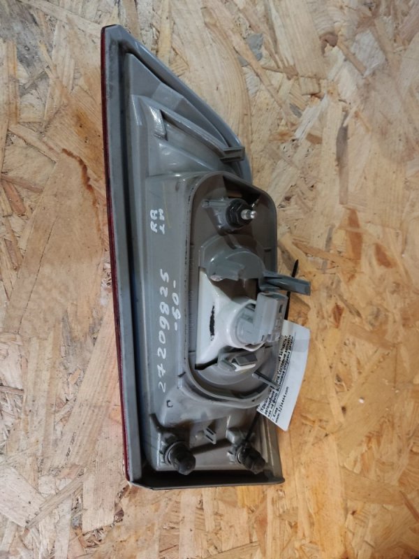 Фонарь внутренний задний левый CAMRY 50 12-15