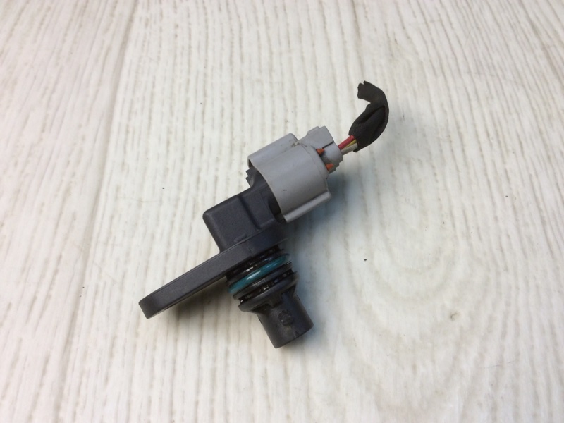 Датчик положения распредвала HYUNDAI SONATA YF 10-14 YF 2.4 G4KJ 3935025010 Б/У