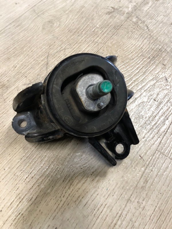 Подушка двигателя правая HYUNDAI ELANTRA MD 10-15 2012 MD 1.8 G4NB 21810-3X000 Б/У
