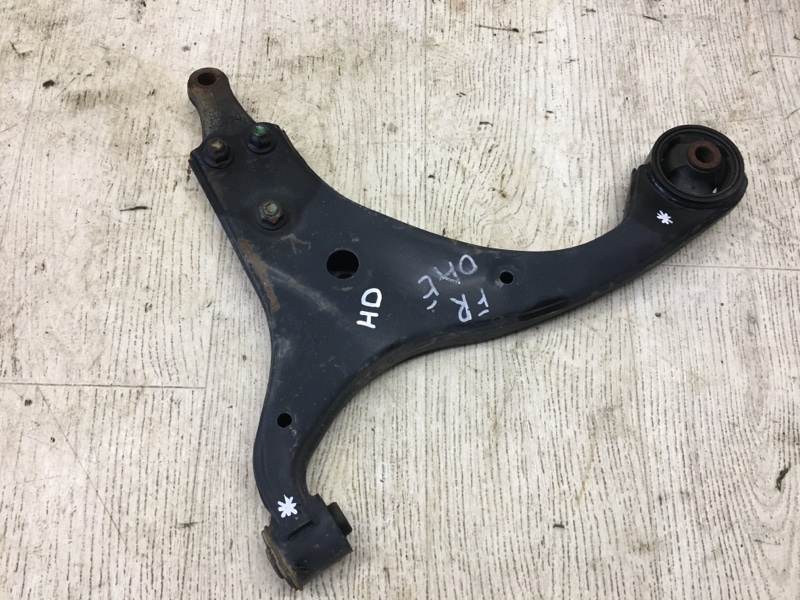 Рычаг передней подвески нижний правый HYUNDAI ELANTRA HD 06-11 HD 2.0 G4GC 54501-2H000 Б/У