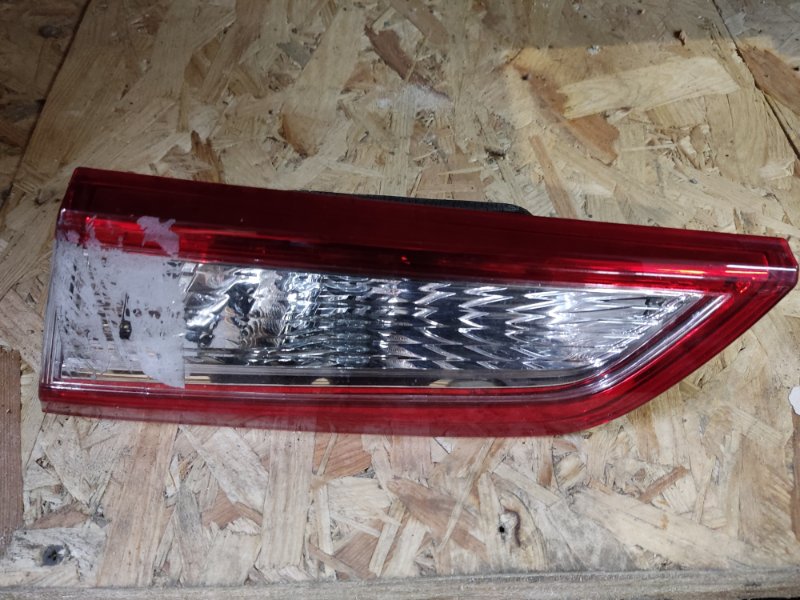 Запчасть фонарь внутренний задний правый TOYOTA CAMRY 50 12-15 2013 ASV50 2.5 2ARFE 81580-06380 Б/У Фонарь внутренний задний правый TOYOTA CAMRY 50 12-15 2013 ASV50 2.5 2ARFE 81580-06380 Б/У
