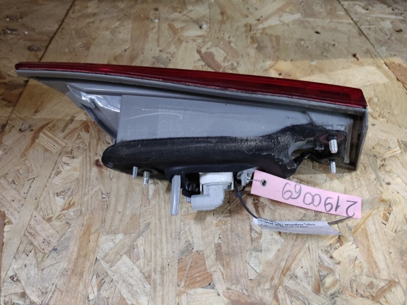 Фонарь внутренний задний правый CAMRY 50 12-15 2013 ASV50 2.5 2ARFE Фонарь внутренний задний правый CAMRY 50 12-15 2013 ASV50 2.5 2ARFE