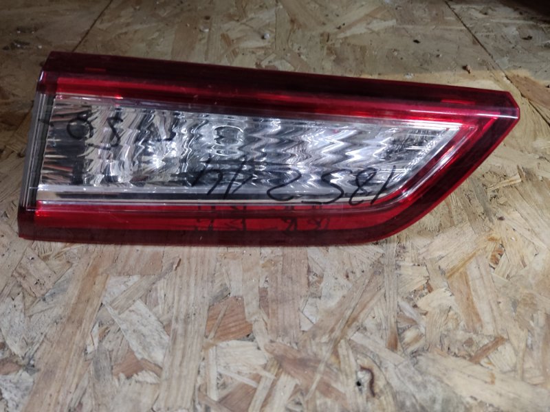 Фонарь внутренний задний правый TOYOTA CAMRY 50 12-15 Б/У