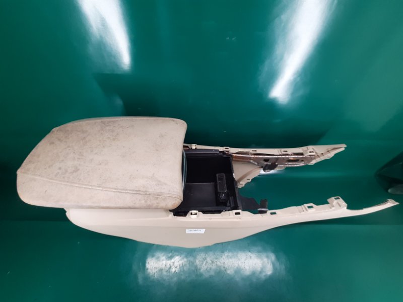 Подлокотник ACURA MDX (YD1) 00-06 Внедорожник 3.5 Подлокотник ACURA MDX (YD1) 00-06 Внедорожник 3.5