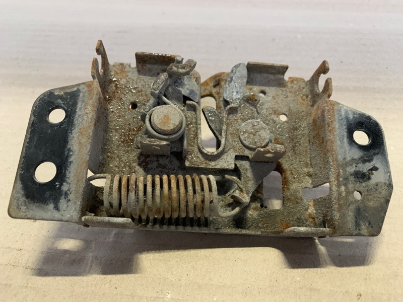 Замок капота PAJERO 06-21 Замок капота PAJERO 06-21