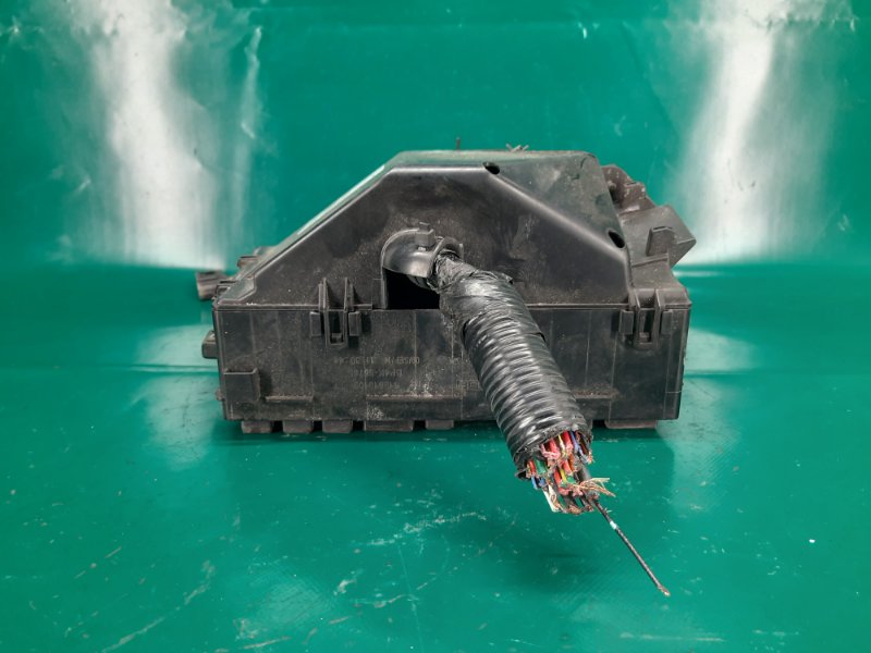 Блок предохранителей моторный отсек CX-7 06-12 2010 Внедорожник 2.3 Блок предохранителей моторный отсек CX-7 06-12 2010 Внедорожник 2.3