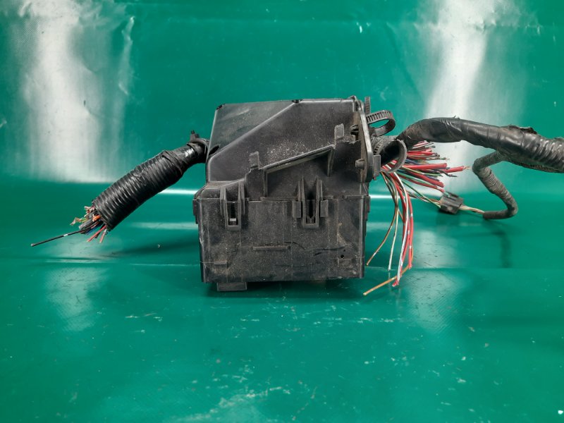 Блок предохранителей моторный отсек CX-7 06-12 2010 Внедорожник 2.3 Блок предохранителей моторный отсек CX-7 06-12 2010 Внедорожник 2.3