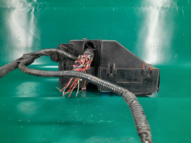 Блок предохранителей моторный отсек CX-7 06-12 2010 Внедорожник 2.3 Блок предохранителей моторный отсек CX-7 06-12 2010 Внедорожник 2.3