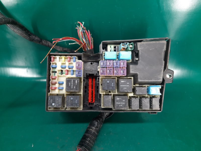 Запчасть блок предохранителей моторный отсек MAZDA CX-7 06-12 2010 Внедорожник 2.3 EH44-66-760B Б/У Блок предохранителей моторный отсек MAZDA CX-7 06-12 2010 Внедорожник 2.3 EH44-66-760B Б/У