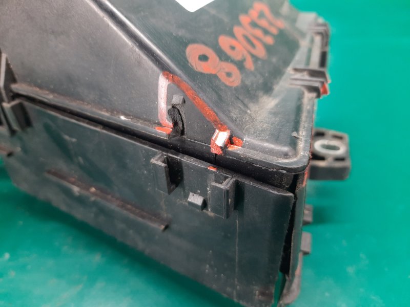 Блок предохранителей моторный отсек CX-7 06-12 2010 Внедорожник 2.3 Блок предохранителей моторный отсек CX-7 06-12 2010 Внедорожник 2.3