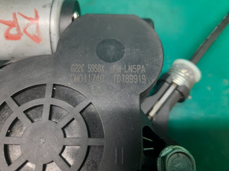 Стеклоподъемник задний правый CX-7 06-12 2010 Внедорожник 2.3 Стеклоподъемник задний правый CX-7 06-12 2010 Внедорожник 2.3