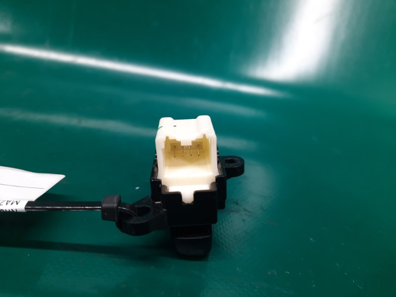 Кнопка центрального замка передняя правая CX-7 06-12 2010 Внедорожник 2.3