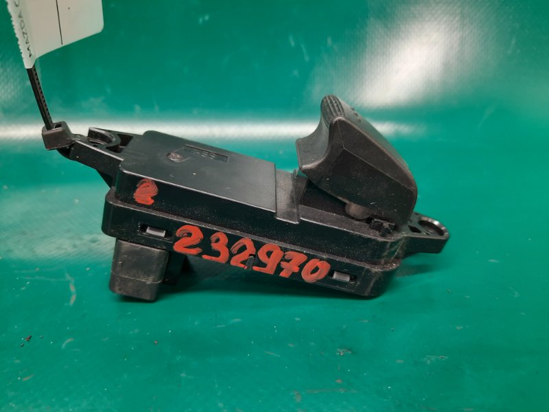 Кнопка стеклоподъемника задняя левая CX-7 06-12 2010 Внедорожник 2.3 Кнопка стеклоподъемника задняя левая CX-7 06-12 2010 Внедорожник 2.3