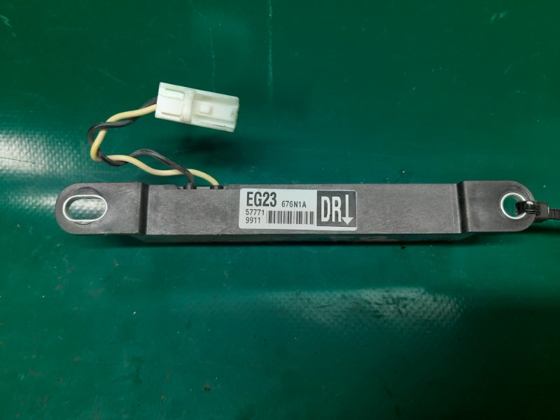 Антенна передняя правая CX-7 06-12 2010 Внедорожник 2.3