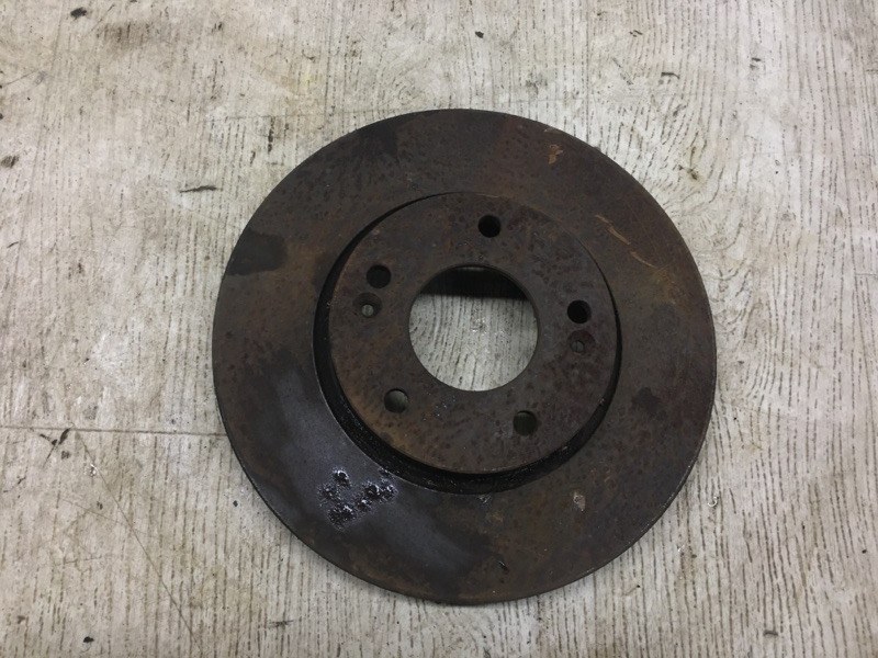 Запчасть тормозной диск передний HYUNDAI I30 FD 07-12 FD 517121H100 Б/У Тормозной диск передний HYUNDAI I30 FD 07-12 FD 517121H100 Б/У