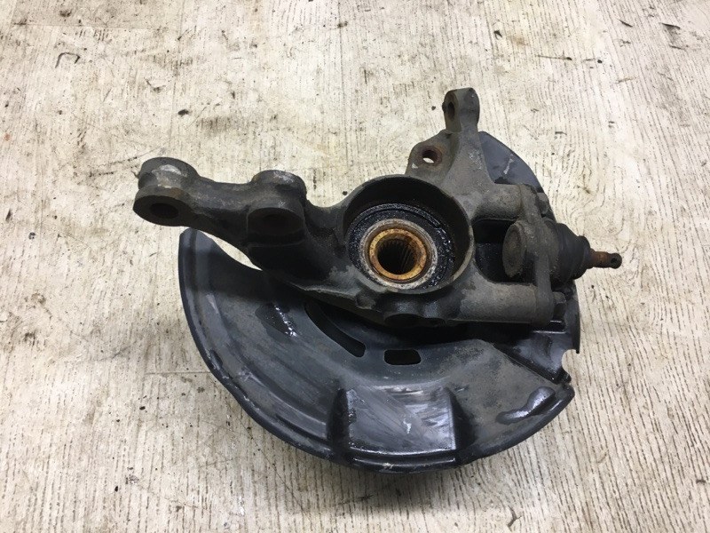 Кулак поворотный передний правый HYUNDAI ELANTRA HD 06-11 HD 2.0 G4GC 51716-2H000 Б/У