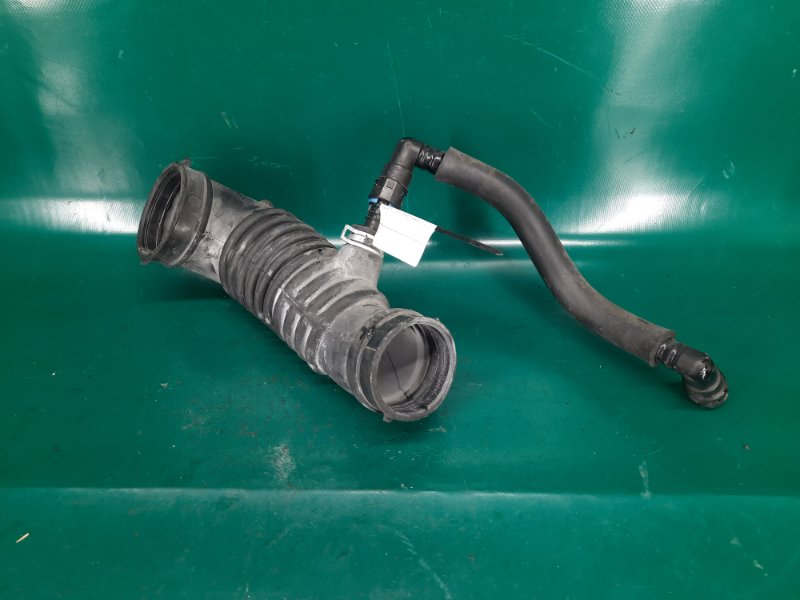 Патрубок воздушного фильтра MAZDA CX-7 06-12 Внедорожник 2.3 Патрубок воздушного фильтра MAZDA CX-7 06-12 Внедорожник 2.3