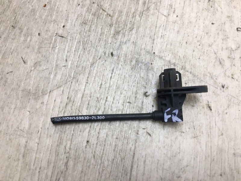 Датчик ABS передний правый HYUNDAI ELANTRA HD 06-11 HD 2.0 G4GC 59830-2H300 Б/У