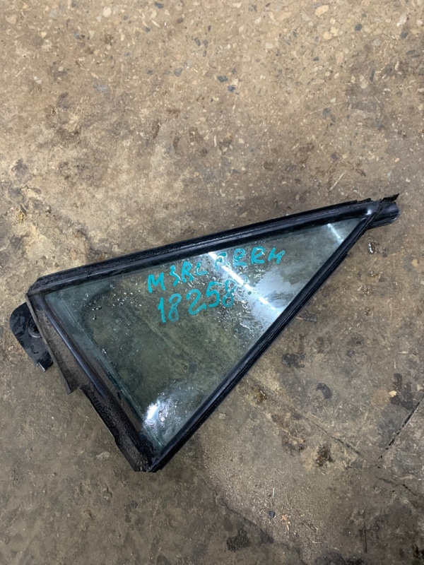 Стекло двери глухое заднее правое 3 BL 09-13 Хэтчбек