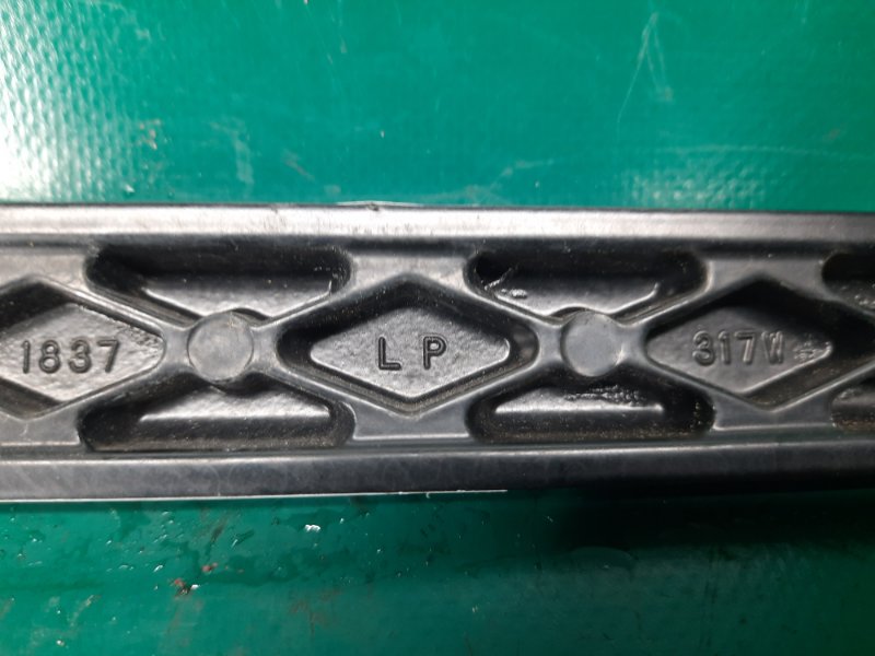 Поводок стеклоочистителя передний правый GS350 GS300 05-11 2008 Седан 3.5 2GR-FSE