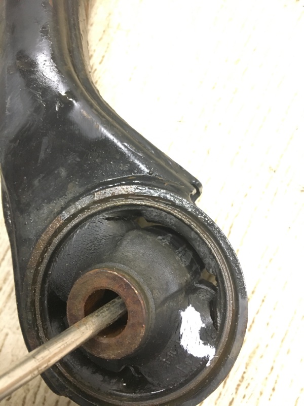 Рычаг передней подвески нижний правый ELANTRA HD 06-11