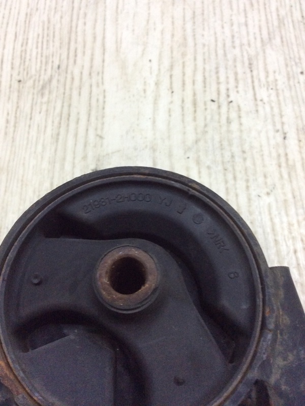 Подушка двигателя нижняя HYUNDAI ELANTRA HD 06-11