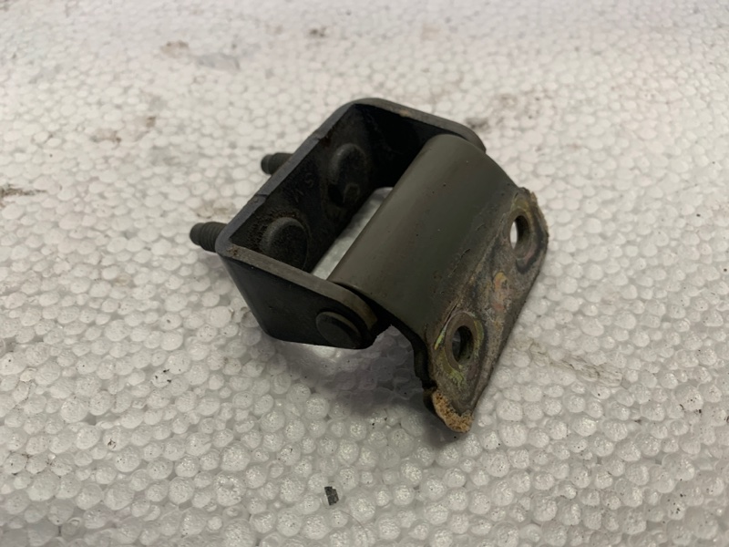 Петля крышки багажника правая SANTA FE (CM) 05-12 2006-2009 CM 2.2CRDI D4EB Петля крышки багажника правая SANTA FE (CM) 05-12 2006-2009 CM 2.2CRDI D4EB