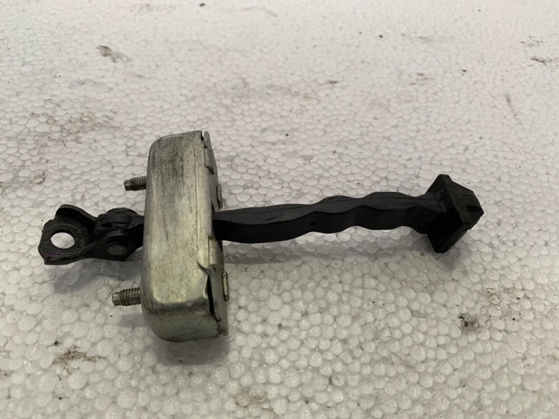 Запчасть ограничитель двери передний правый TOYOTA AVALON 05-12 2007 GSX30 3.5 2GR-FE 68610-AC021 Б/У Ограничитель двери передний правый TOYOTA AVALON 05-12 2007 GSX30 3.5 2GR-FE 68610-AC021 Б/У