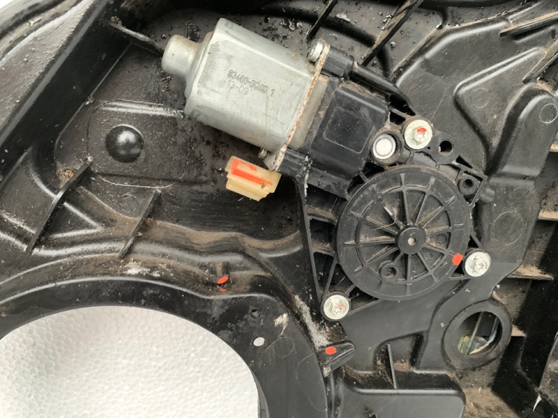 Стеклоподъемник задний правый HYUNDAI SONATA YF 10-14