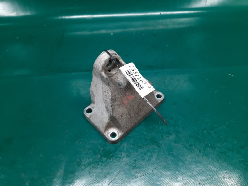 Запчасть кронштейн двигателя правый LEXUS GS350 GS300 05-11 2008 Седан 3.5 2GR-FSE 12311-31040 Б/У Кронштейн двигателя правый LEXUS GS350 GS300 05-11 2008 Седан 3.5 2GR-FSE 12311-31040 Б/У