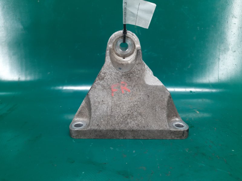 Кронштейн двигателя правый GS350 GS300 05-11 2008 Седан 3.5 2GR-FSE Кронштейн двигателя правый GS350 GS300 05-11 2008 Седан 3.5 2GR-FSE