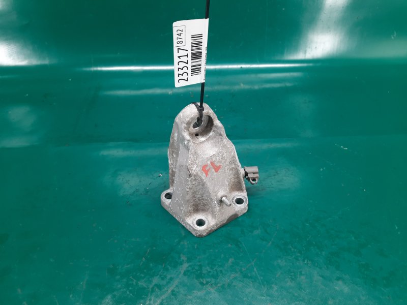 Кронштейн двигателя левый LEXUS GS350 GS300 05-11 2008 Седан 3.5 2GR-FSE 12302-31010 Б/У