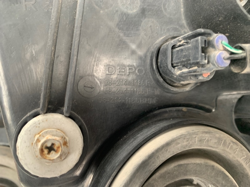 Фара правая PAJERO 06-21 Внедорожник