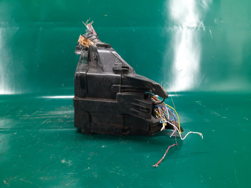 Блок предохранителей моторный отсек GS350 GS300 05-11 2008 Седан 3.5 2GR-FSE Блок предохранителей моторный отсек GS350 GS300 05-11 2008 Седан 3.5 2GR-FSE