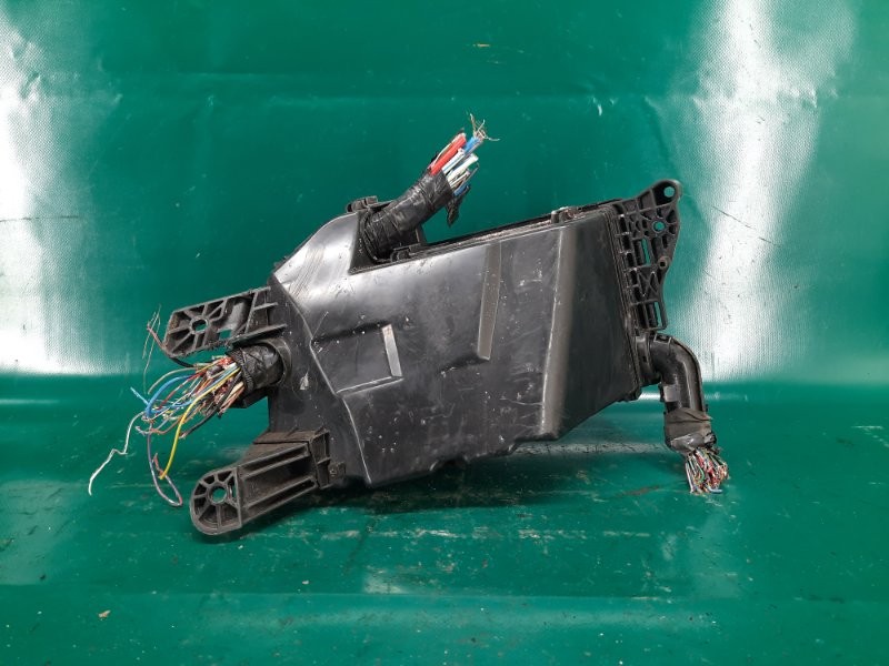 Блок предохранителей моторный отсек GS350 GS300 05-11 2008 Седан 3.5 2GR-FSE Блок предохранителей моторный отсек GS350 GS300 05-11 2008 Седан 3.5 2GR-FSE