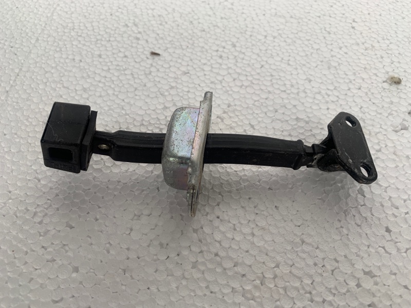 Ограничитель двери передний правый MITSUBISHI GALANT 03-12 2008 Седан 2.4 5702A134 Б/У