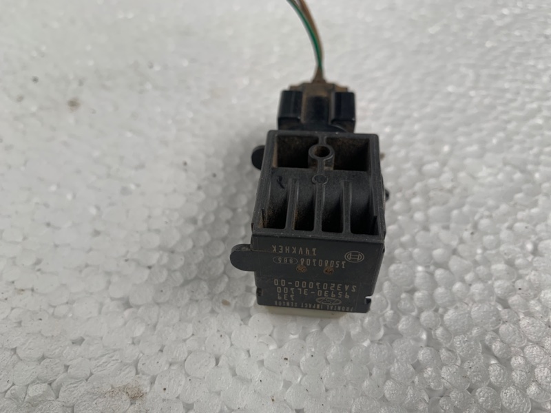 Датчик удара передний SANTA FE (CM) 05-12 2006-2009 CM